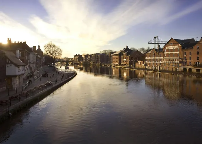Modern, Romantic Apartment In York - Pass The Keys