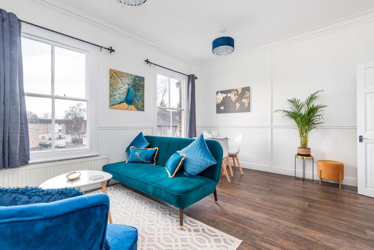 Apartment Modern, Romantic In - Pass The Keys