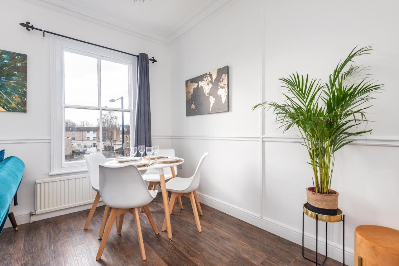 Apartment Modern, Romantic In - Pass The Keys York