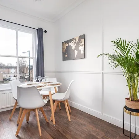 Modern, Romantic Apartment In York - Pass The Keys Exterior photo